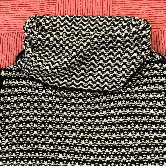 Zara Knits Women's large wool blend Black and White turtleneck Sweater - Picture 4 of 12